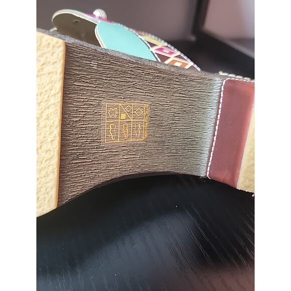 Colorful Geometric Patterned Sandals - Picture 9 of 12